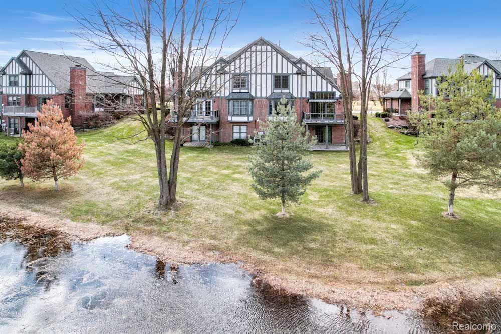 71 BURNIAH Lane, Lake Orion, MI 48362 — Photo 42