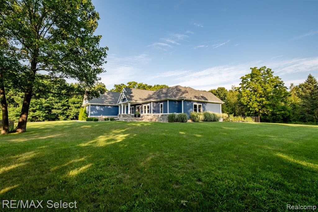 9388 MCMULLEN Circle, Fenton, MI 48430 — Photo 58