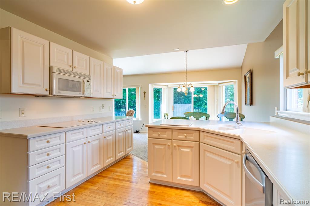 5503 Ortman Drive, Sterling Heights, MI 48314 — Photo 22