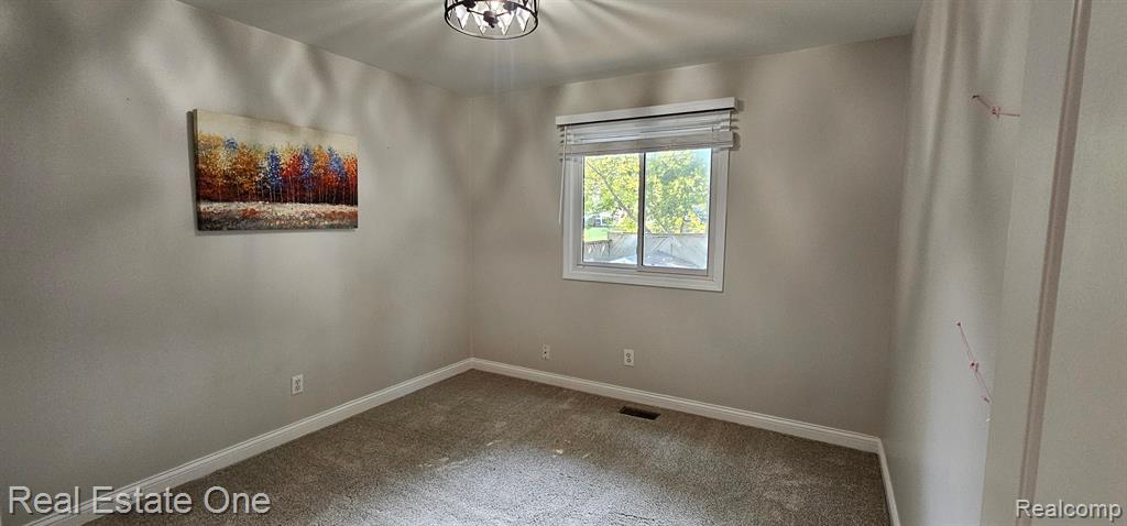 961 Abbey Lane, Milford, MI 48381 — Photo 18