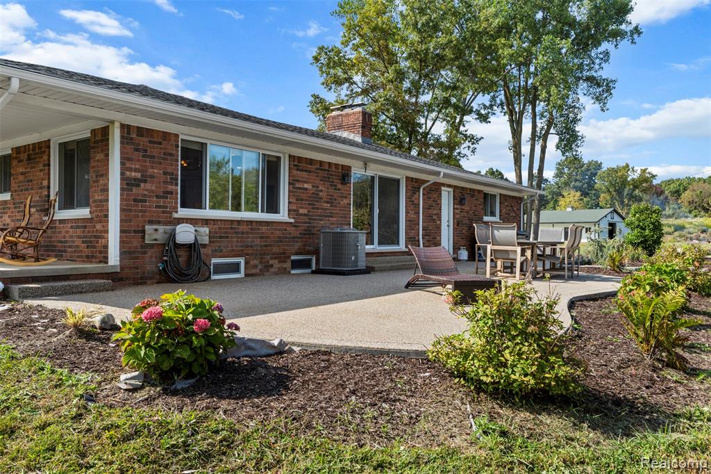 2666 E Oakwood Road, Addison, MI 48370 — Photo 34