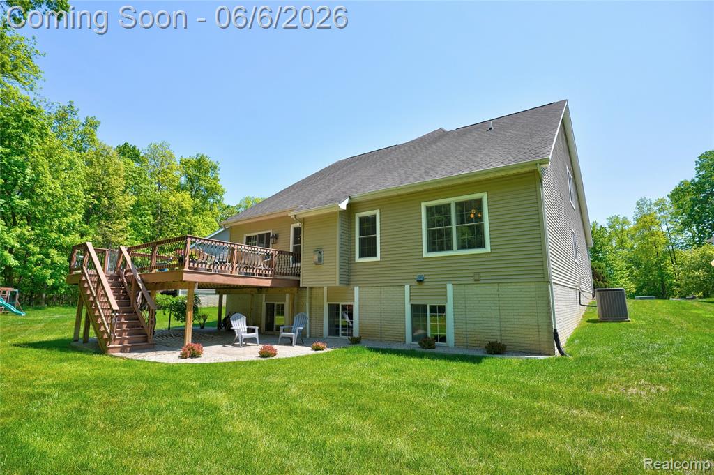 10242 Beacon Court, Grand Blanc, MI 48439 — Photo 64