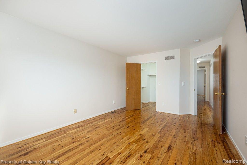 573 WINWOOD, Unit 34, Walled Lake, MI 48390 — Photo 17