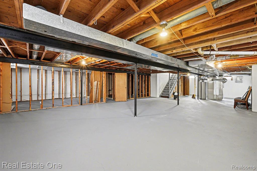 6605 Emerald Lake Drive, Troy, MI 48085 — Photo 15