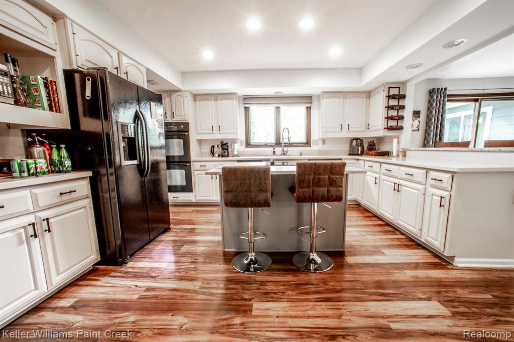 939 Biggers Court, Rochester Hills, MI 48309 — Photo 8