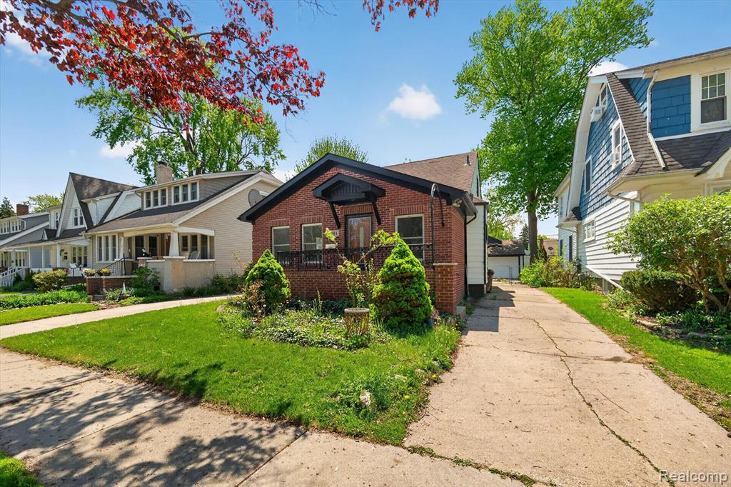 1781 Brys Drive, Grosse Pointe Woods, MI 48236 — Photo 3