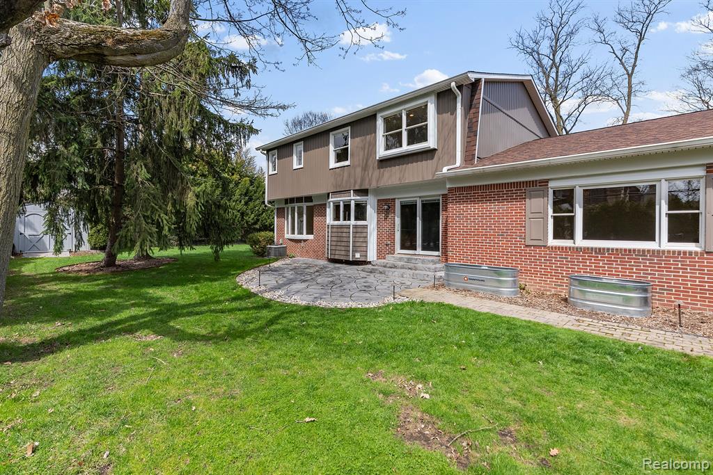 9415 Lakewood Drive, Grosse Ile, MI 48138 — Photo 42