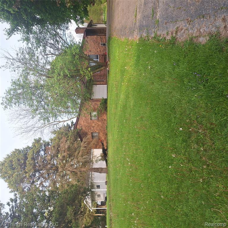 3827 WOODLAND Drive, Metamora, MI 48455 — Photo 8