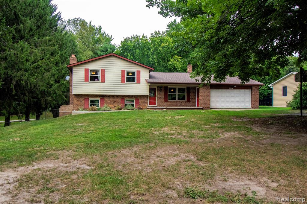 2421 Judy Conn Drive, Lapeer, MI 48446
