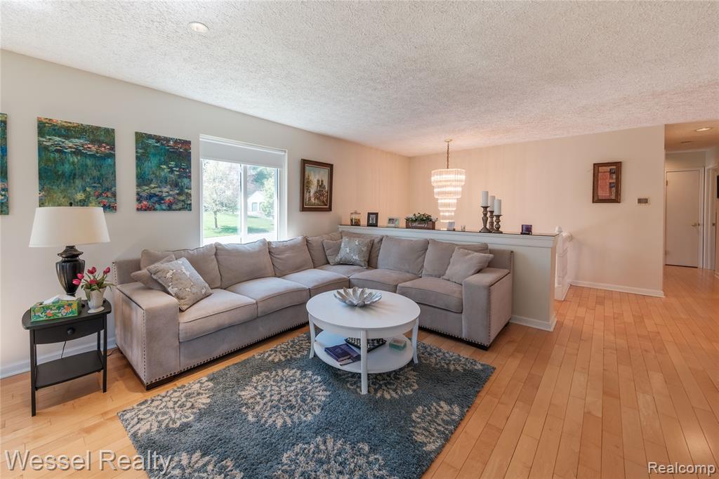 117 Coachlamp Road, Rochester, MI 48306 — Photo 8