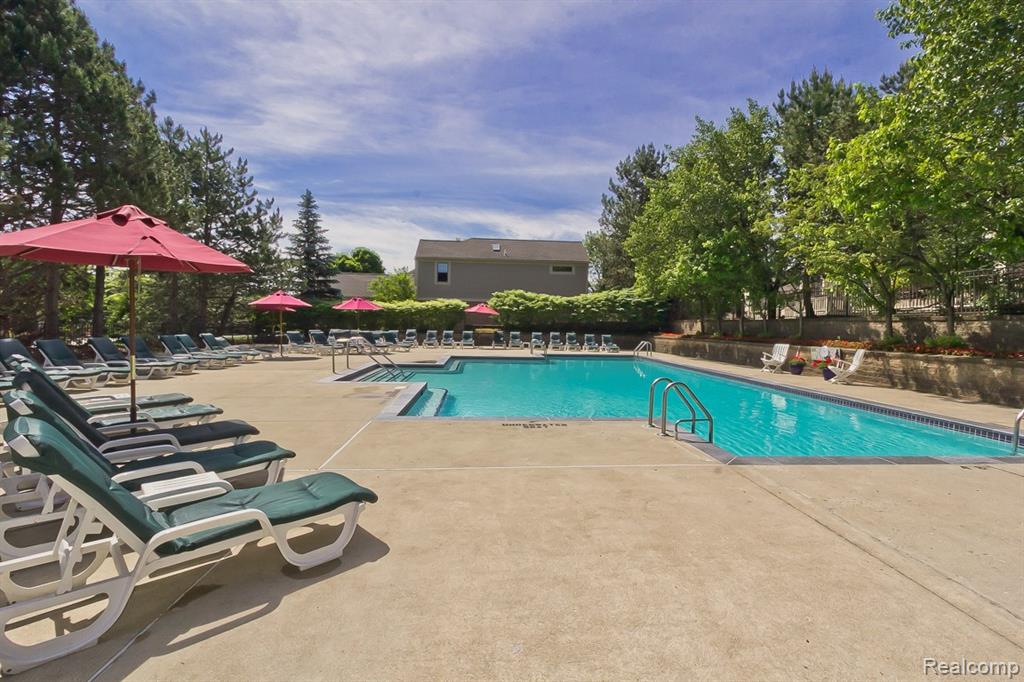881 Tartan Trail, Bloomfield Hills, MI 48304 — Photo 42