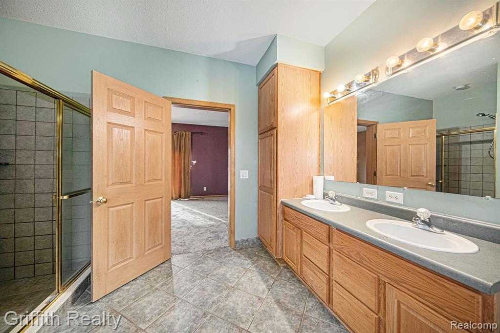 3940 E Cohoctah Road, Howell, MI 48855 — Photo 14