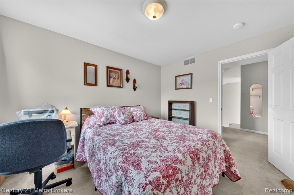 5265 Genesee Oaks Court, Grand Blanc, MI 48439 — Photo 35