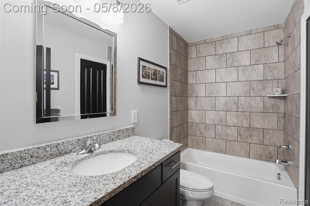 826 Kestrel Court, South Lyon, MI 48178 — Photo 24