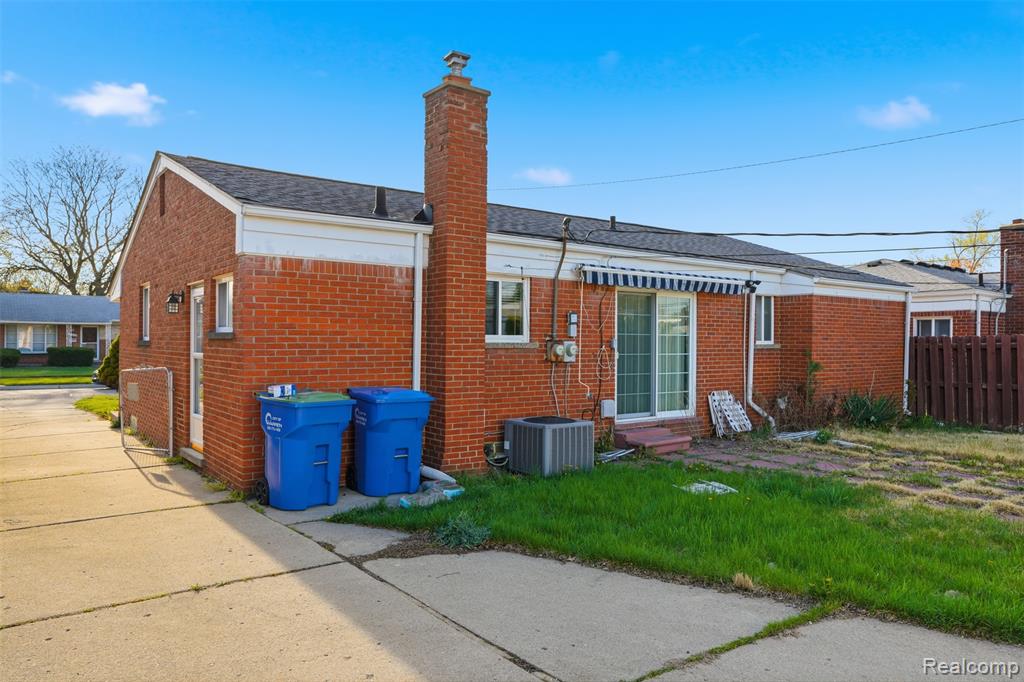26840 Merideth Dr, Warren, MI 48091 — Photo 21