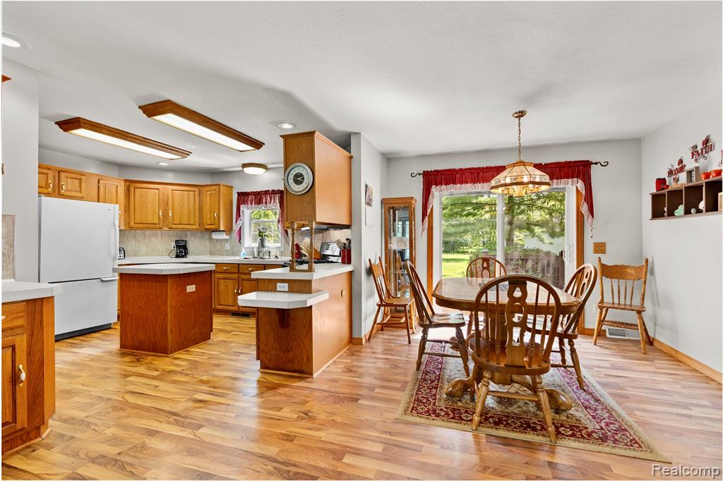 5206 Lippincott Boulevard, Burton, MI 48519 — Photo 7