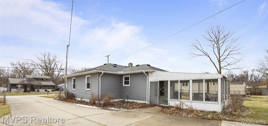 5503 NORTHLAWN Drive, Sterling Heights, MI 48310 — Photo 25