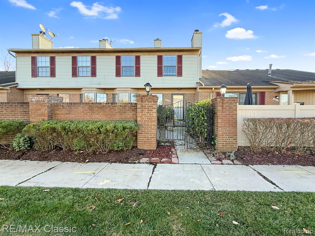 38861 Country Circle, Farmington Hills, MI 48331 — Photo 2