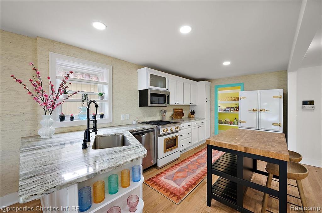600 Wolverine Drive, Walled Lake, MI 48390 — Photo 13