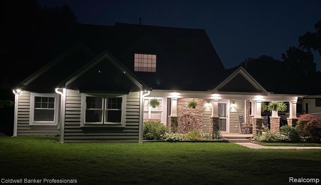 6730 WESTAWAY Drive, Troy, MI 48085 — Photo 2