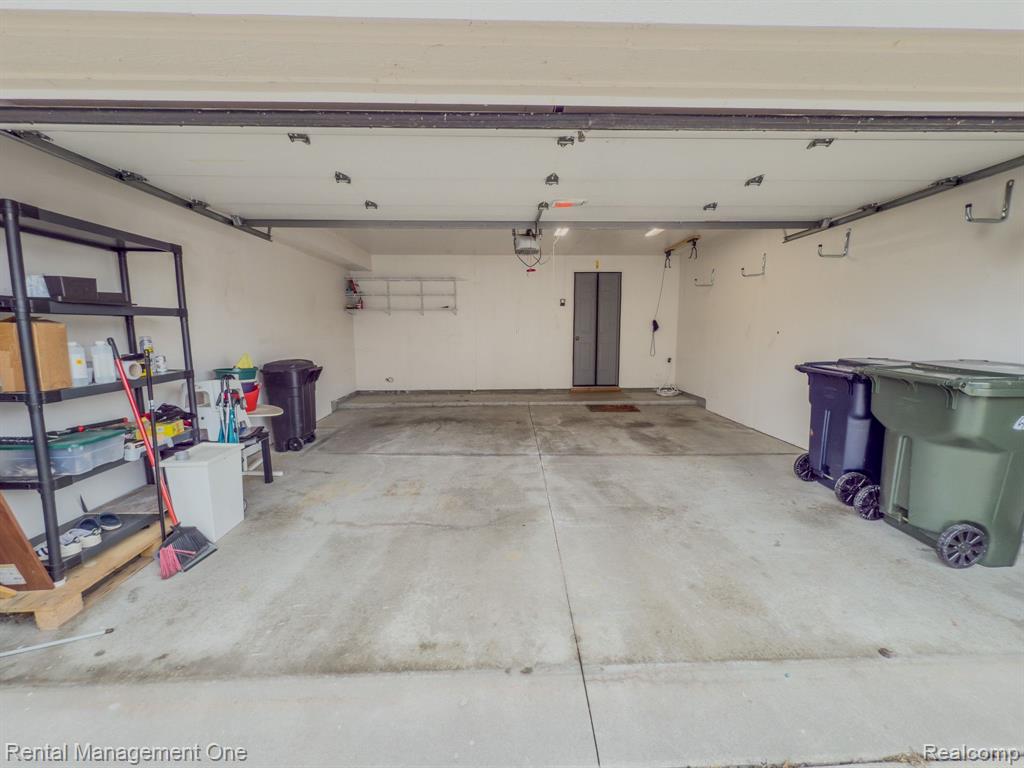 44327 LAKEPOINTE Drive, Sterling Heights, MI 48313 — Photo 39