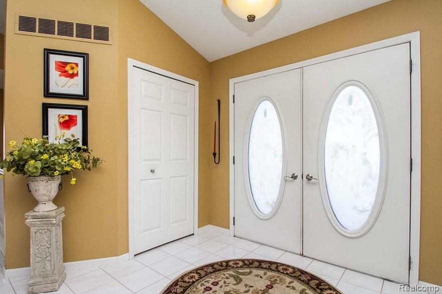 48428 Estera Drive, Utica, MI 48315 — Photo 6