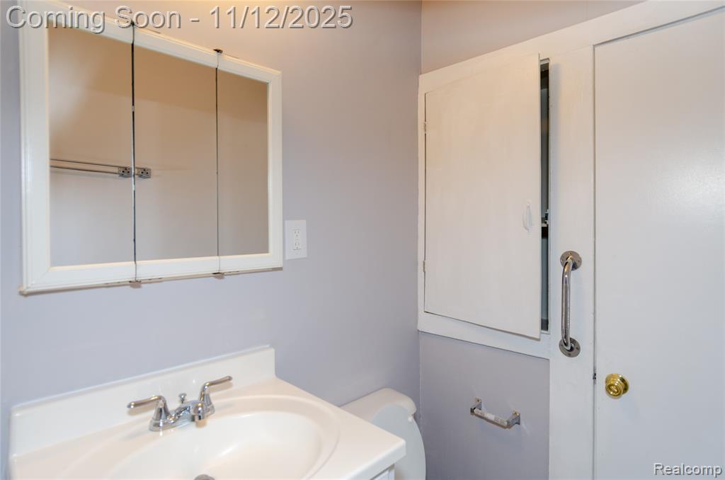 577 Peacock Avenue, Pontiac, MI 48340 — Photo 34
