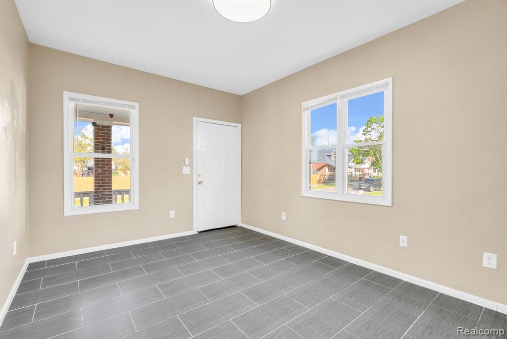 6423 Hazlett Street, Detroit, MI 48210 — Photo 9