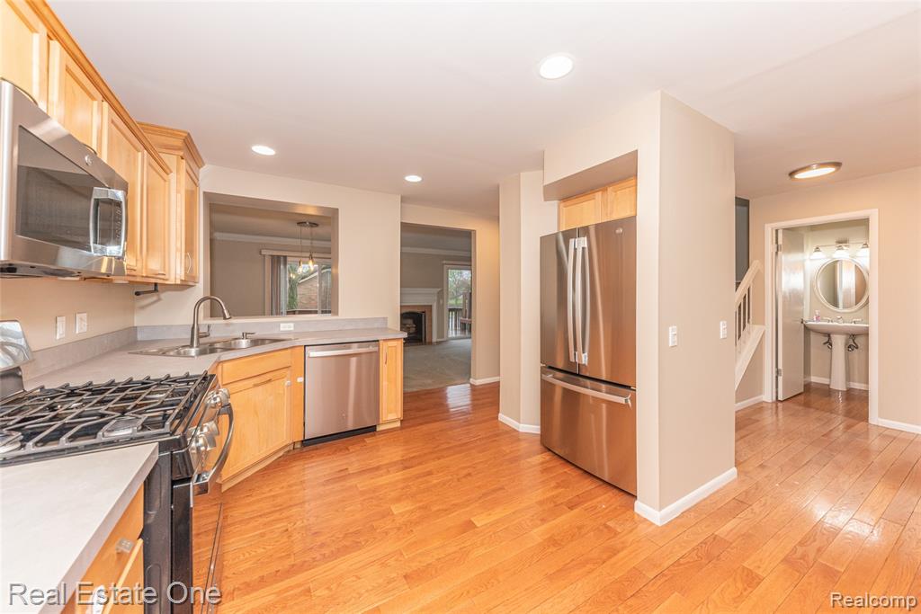 6427 RICHARD Run, 10, West Bloomfield, MI — Photo 8