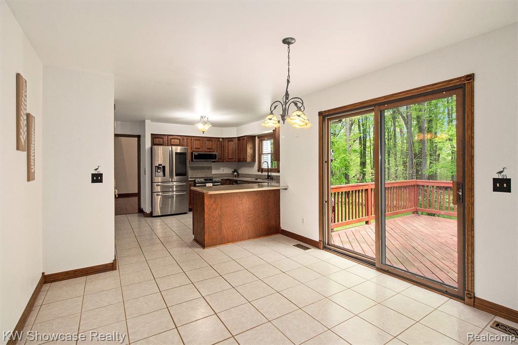 10281 GREENBRIER, Brighton, MI 48114 — Photo 8