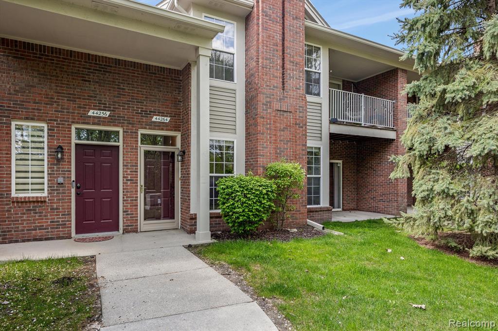 44264 PRINCETON Drive, Clinton Twp, MI 48038 — Photo 2