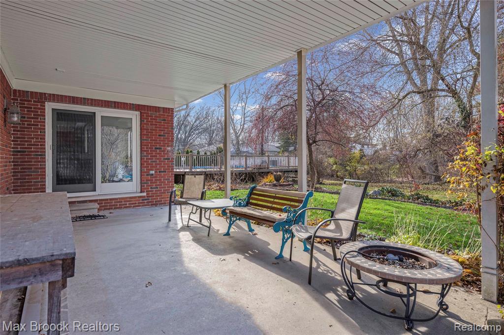 6335 Thorneycroft Drive, Shelby Twp, MI 48316 — Photo 36