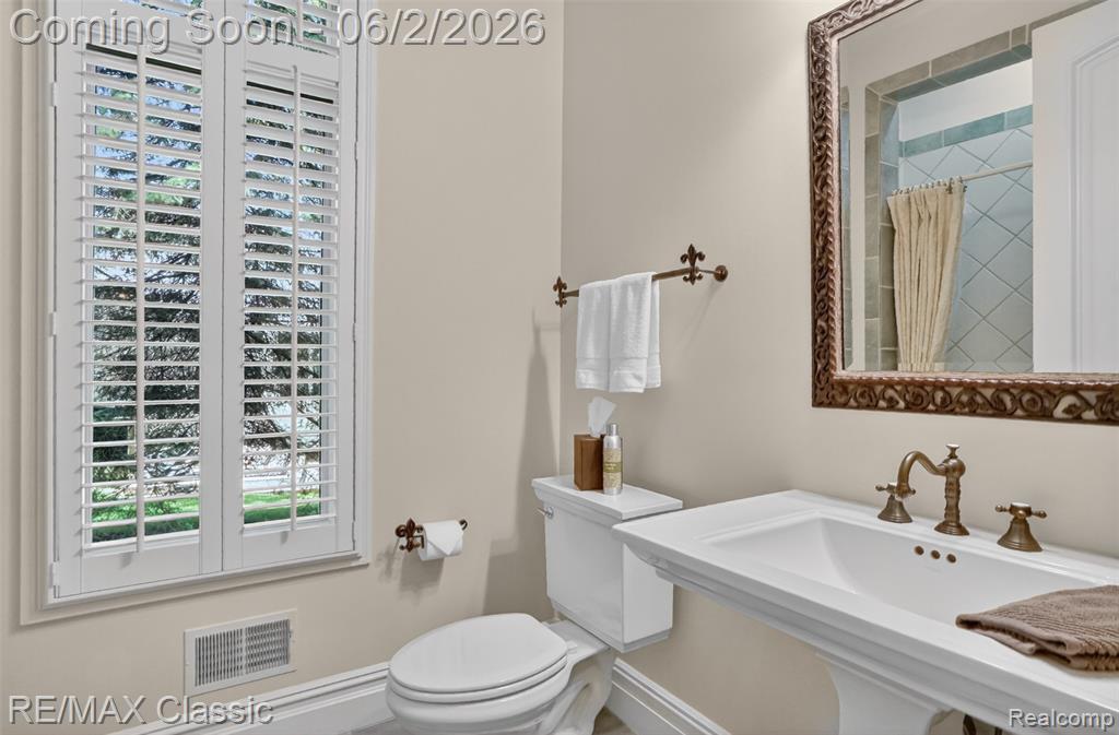 2360 Private Drive, Waterford, MI 48329 — Photo 31