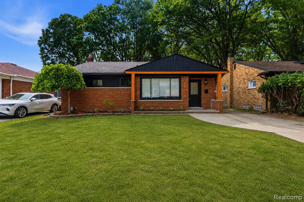 21661 Whitmore Street, Oak Park, MI 48237