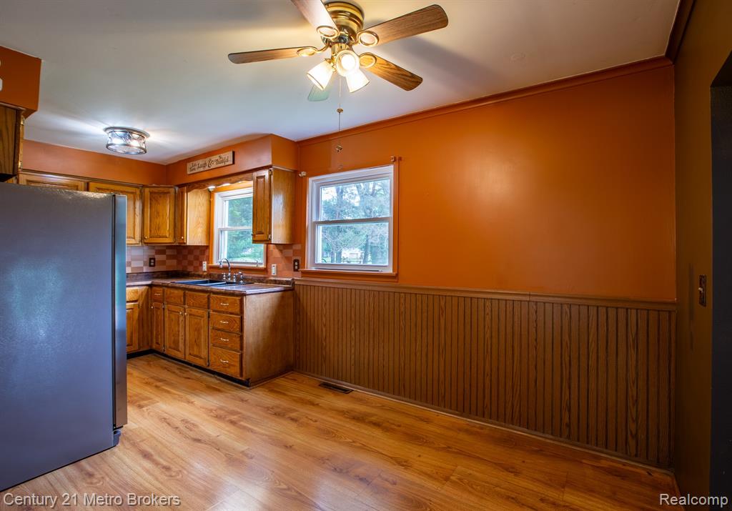 4373 Dexel Drive, Burton, MI 48519 — Photo 11