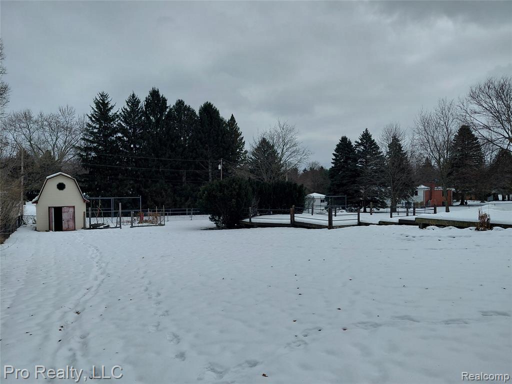 8445 Crestshire Drive, Ypsilanti, MI 48197 — Photo 9