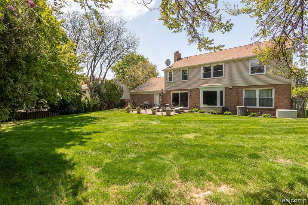 5389 Vincennes Drive, Bloomfield Hills, MI 48302 — Photo 17
