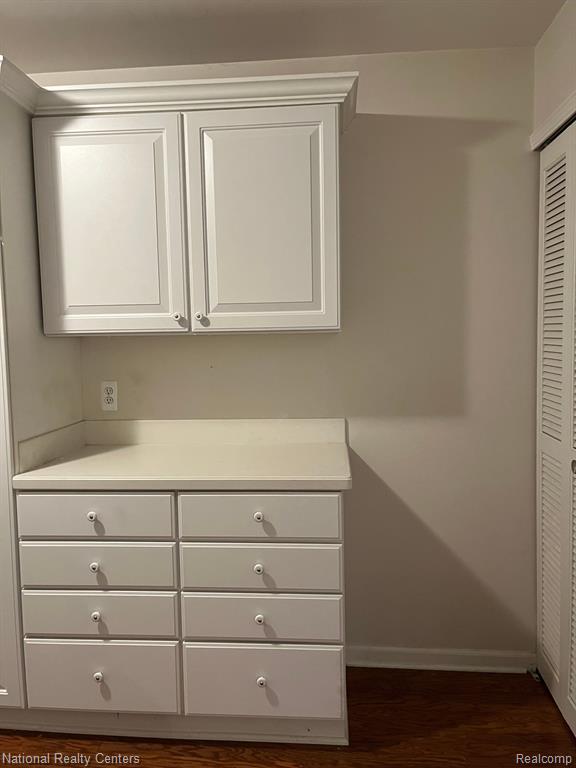 28071 CARLTON WAY Drive, Novi, MI 48377 — Photo 26