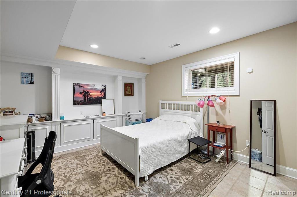 4735 OAKHURST RIDGE Road, Clarkston, MI 48348 — Photo 57