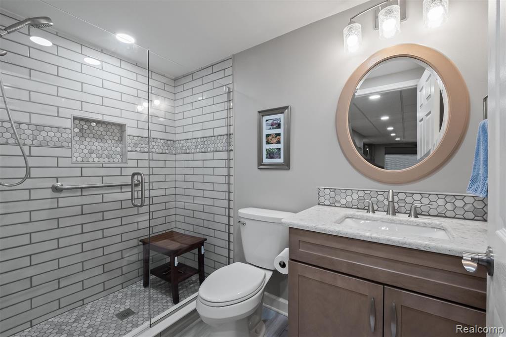 49121 Garrett Court, Macomb, MI 48042 — Photo 19