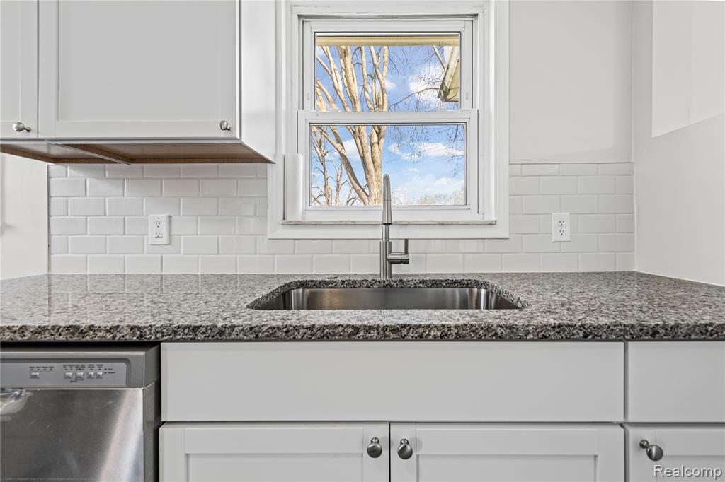 9916 Rosedale Boulevard, Allen Park, MI 48101 — Photo 20