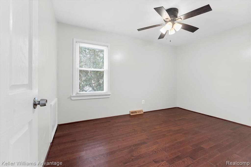30456 West, New Boston, MI 48164 — Photo 14