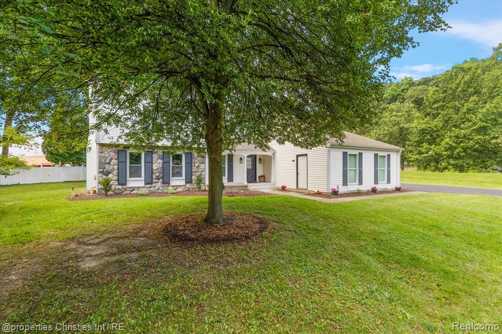 4069 Harbor Vista Drive, Orchard Lake Village, MI 48323 — Photo 5