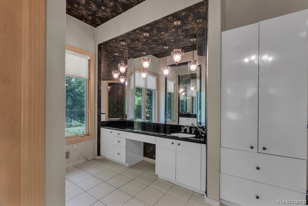 5779 Pinecrest Estates Drive, Ann Arbor, MI 48105 — Photo 33