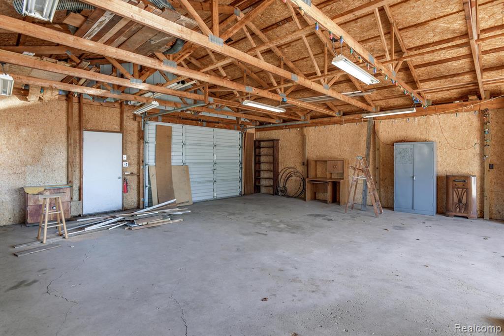850 W MAPLE Road, Milford, MI 48381 — Photo 13