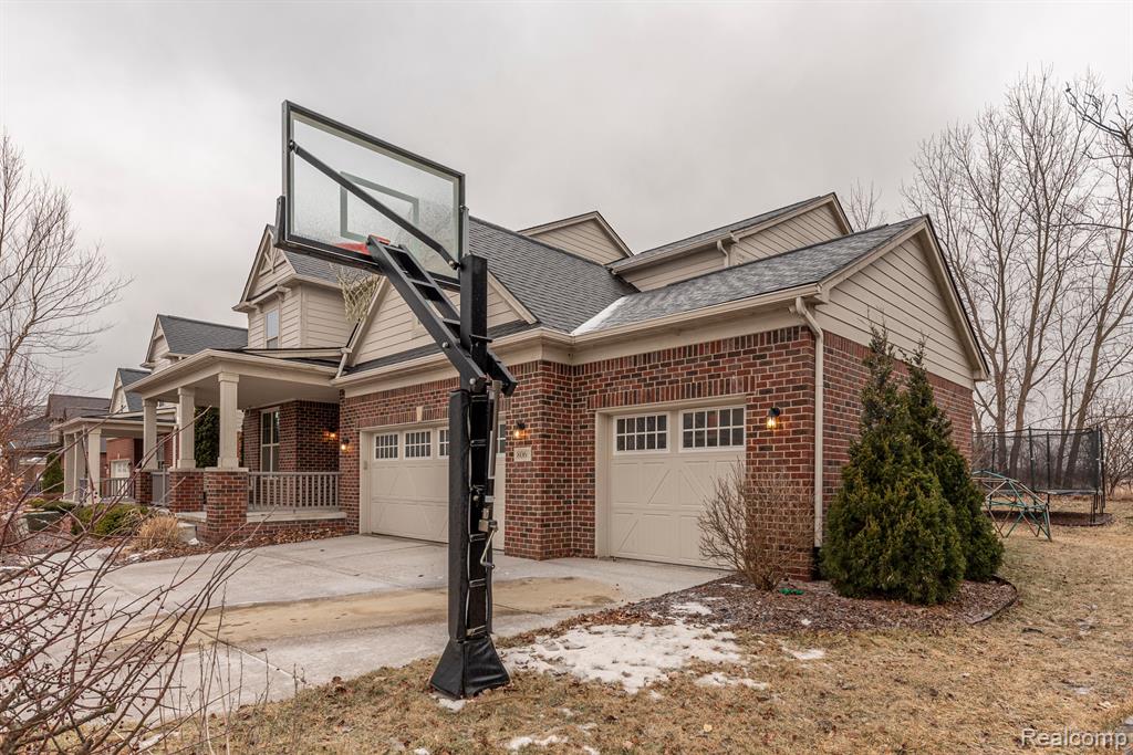 806 LAKE WOODS Drive, Canton, MI 48188 — Photo 23