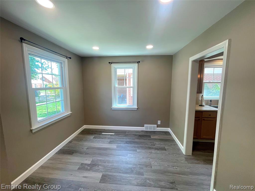 913 N Vernon Street, Dearborn, MI 48128 — Photo 8