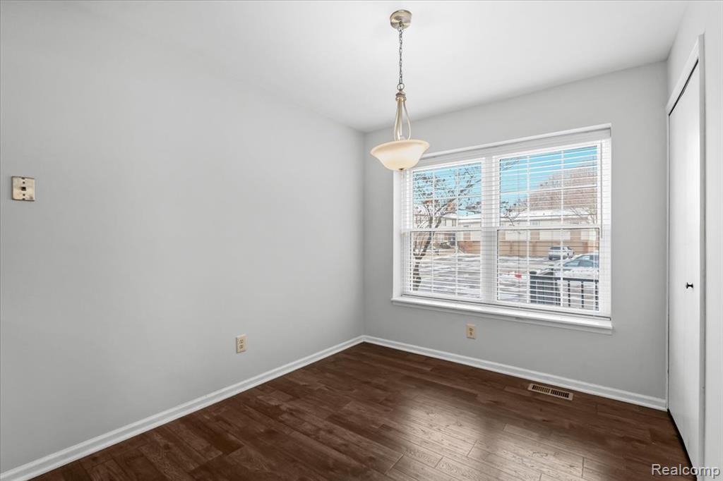 21106 W Glen Haven Circle, Novi, MI 48167 — Photo 14