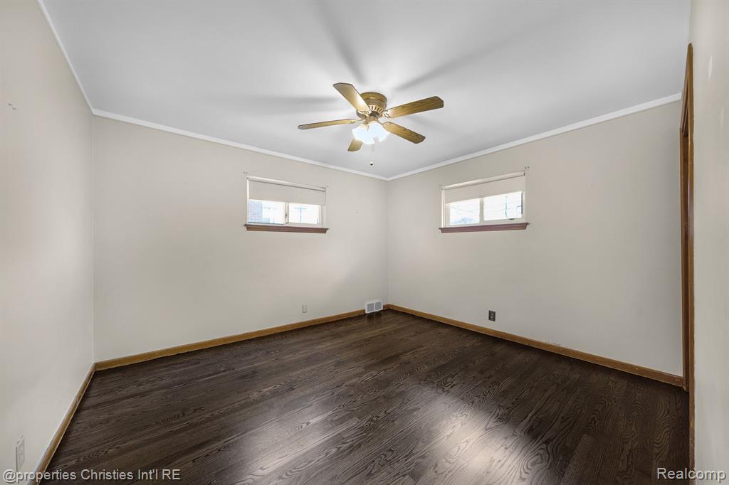 7631 ROBINSON Avenue, Allen Park, MI 48101 — Photo 12