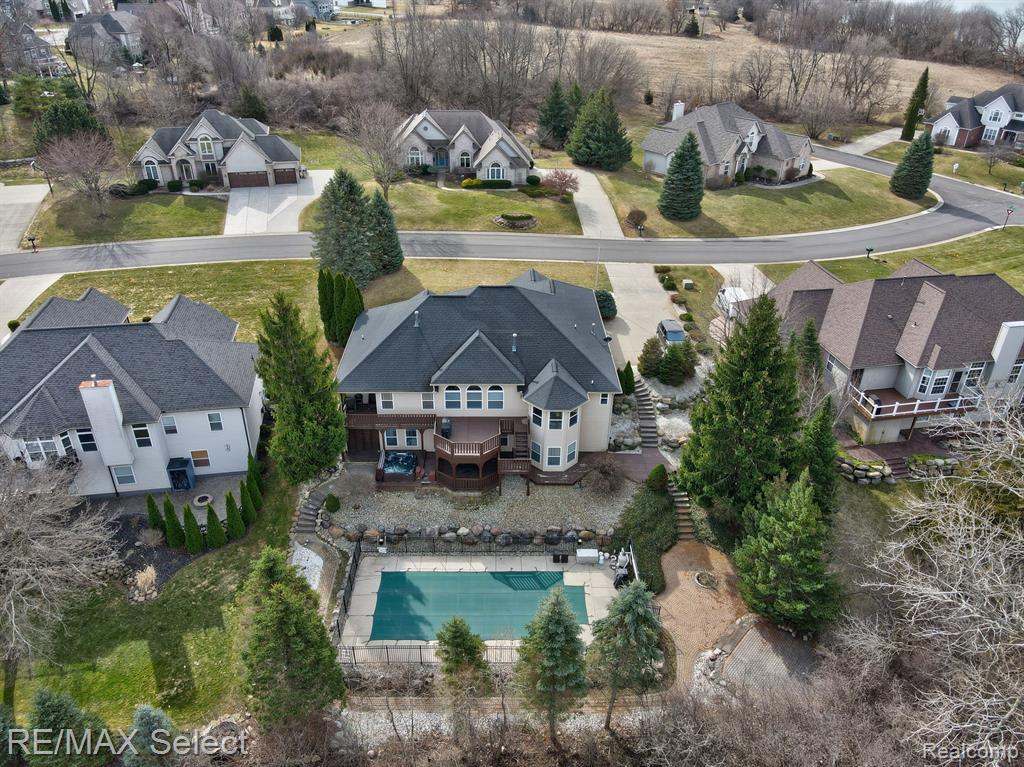 4392 OAK TREE Trail, Fenton, MI 48430 — Photo 16